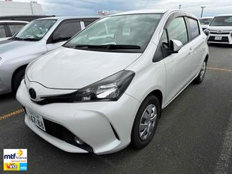 2015 Toyota Vitz - Thumbnail