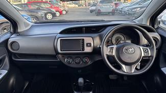 2015 Toyota Vitz - Thumbnail