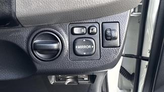 2015 Toyota Vitz - Thumbnail