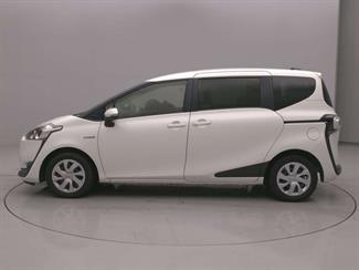2018 Toyota Sienta - Thumbnail