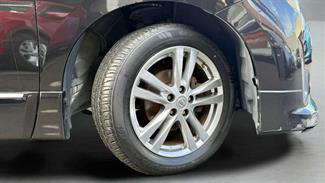 2013 Nissan Elgrand - Thumbnail