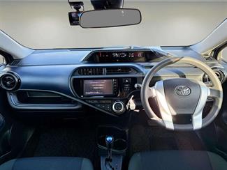 2016 Toyota Aqua - Thumbnail
