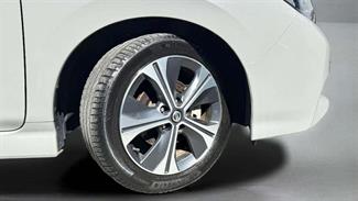 2020 Nissan Leaf - Thumbnail