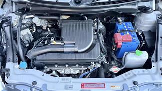 2015 Suzuki Swift - Thumbnail