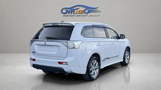 2013 Mitsubishi Outlander - Thumbnail