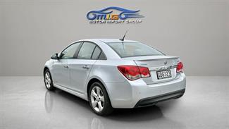 2011 Holden Cruze - Thumbnail