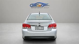 2011 Holden Cruze - Thumbnail