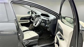 2012 Toyota Aqua - Thumbnail