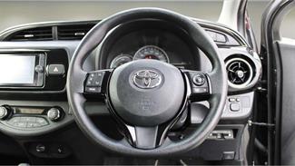 2017 Toyota Vitz - Thumbnail