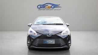 2017 Toyota Vitz - Thumbnail