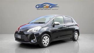 2017 Toyota Vitz - Thumbnail
