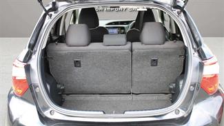2017 Toyota Vitz - Thumbnail