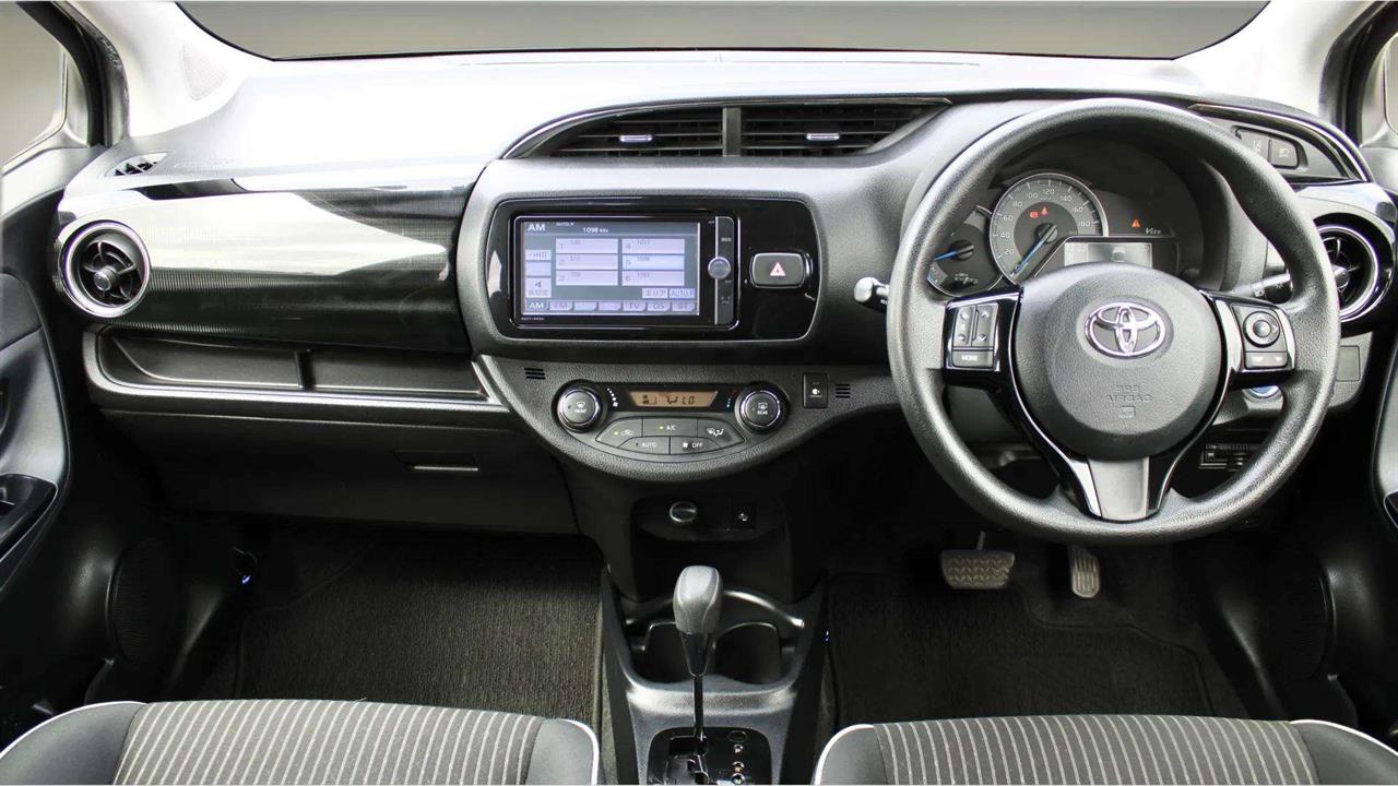 2017 Toyota Vitz