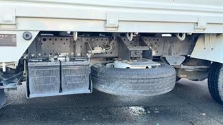 2019 Isuzu ELF - Thumbnail