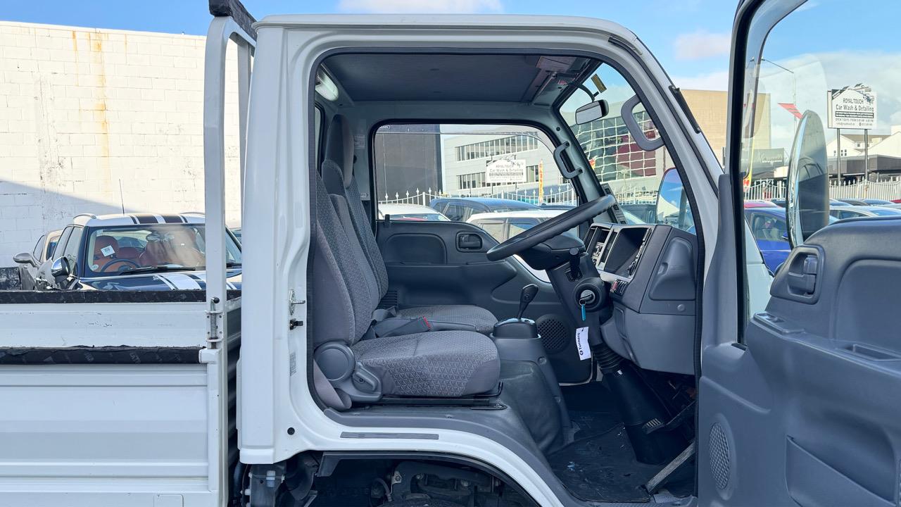 2019 Isuzu ELF