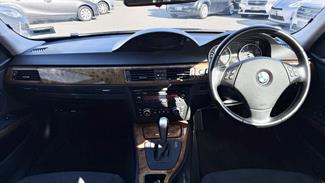 2009 BMW 320i - Thumbnail