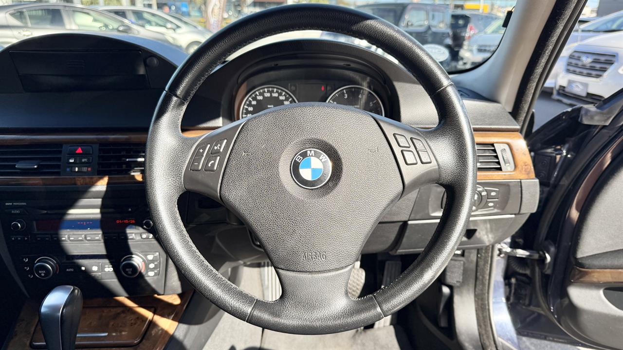2009 BMW 320i