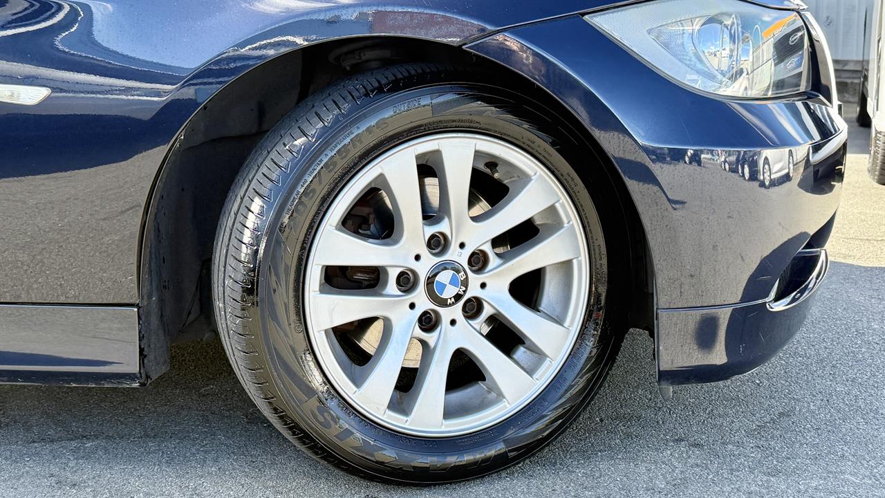 2009 BMW 320i