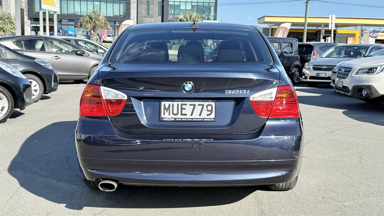 2009 BMW 320i