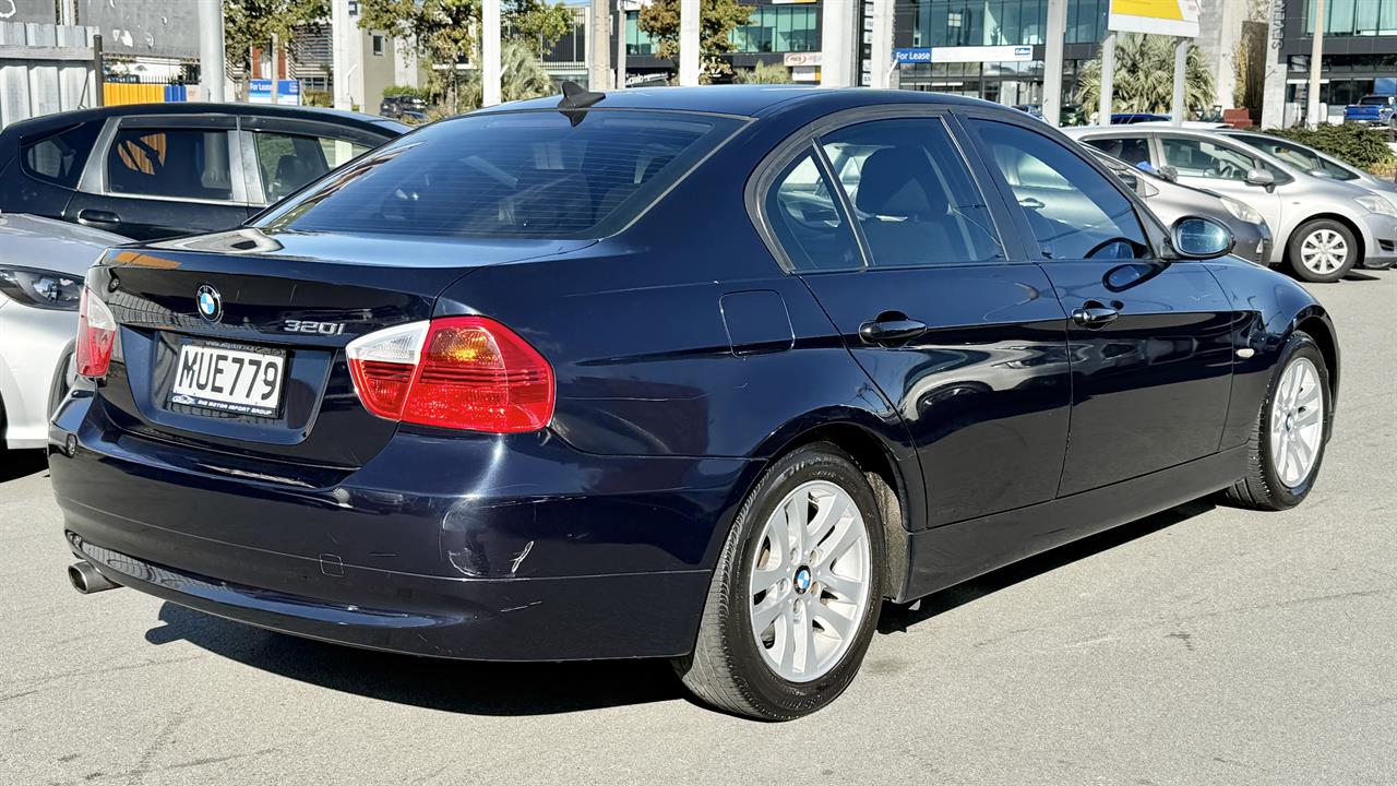 2009 BMW 320i