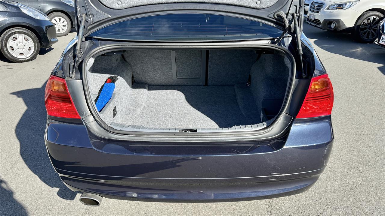 2009 BMW 320i