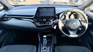 2019 Toyota C-HR - Thumbnail