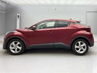2019 Toyota C-HR - Thumbnail