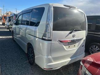 2014 Nissan Serena - Thumbnail