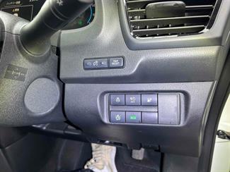 2022 Nissan Leaf - Thumbnail