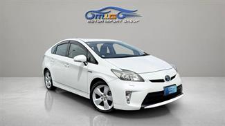 2012 Toyota Prius - Thumbnail