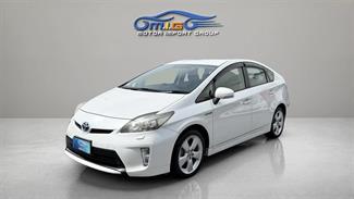 2012 Toyota Prius - Thumbnail