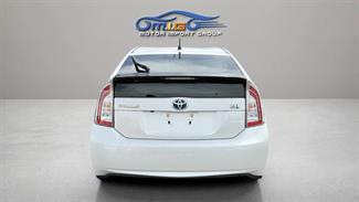 2012 Toyota Prius - Thumbnail