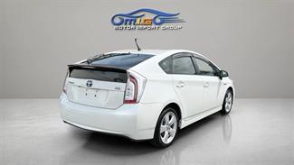 2012 Toyota Prius - Thumbnail