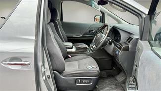 2013 Toyota Alphard - Thumbnail