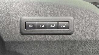 2013 Toyota Alphard - Thumbnail