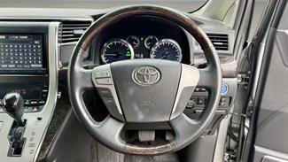 2013 Toyota Alphard - Thumbnail