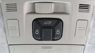 2013 Toyota Alphard - Thumbnail