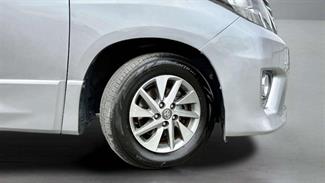 2013 Toyota Alphard - Thumbnail