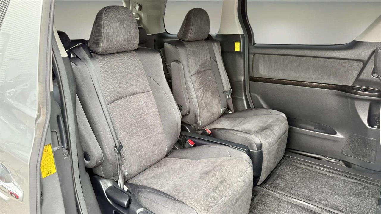 2013 Toyota Alphard