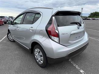 2016 Toyota Aqua - Thumbnail