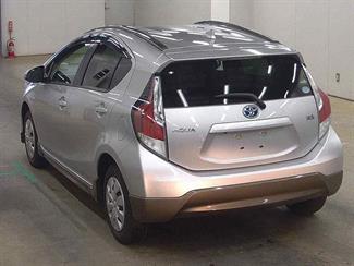 2016 Toyota Aqua - Thumbnail