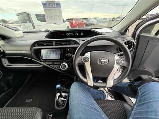 2016 Toyota Aqua - Thumbnail