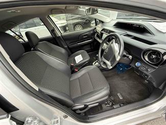 2016 Toyota Aqua - Thumbnail