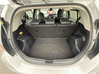 2016 Toyota Aqua - Thumbnail