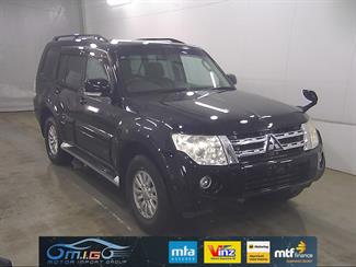 2013 Mitsubishi Pajero - Thumbnail