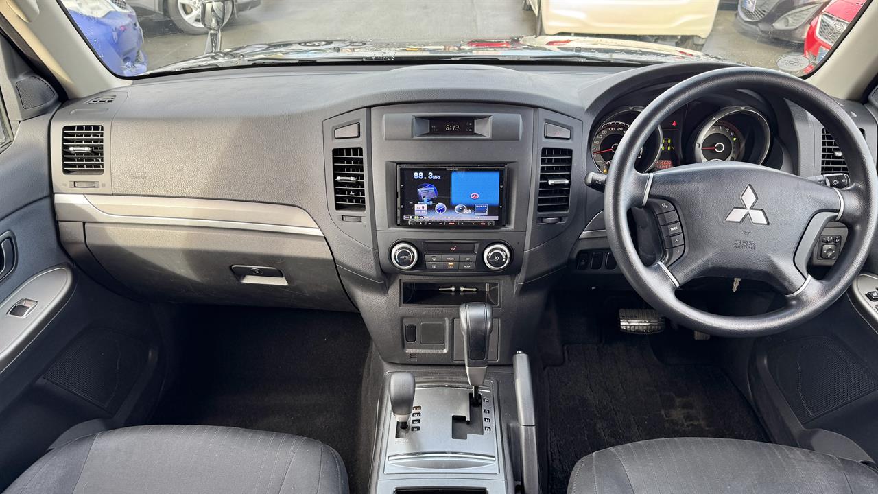 2013 Mitsubishi Pajero