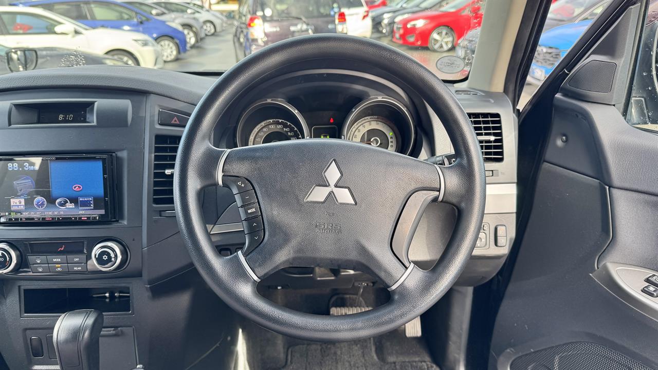 2013 Mitsubishi Pajero