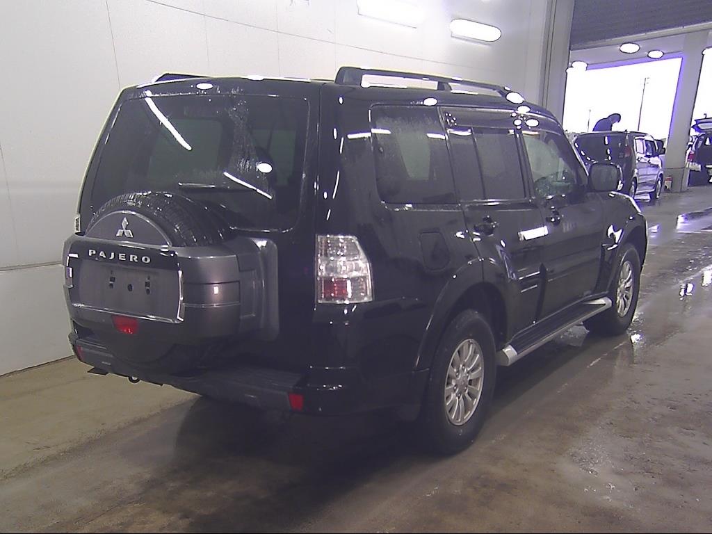 2013 Mitsubishi Pajero