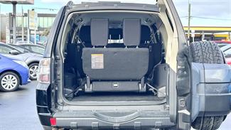 2013 Mitsubishi Pajero - Thumbnail
