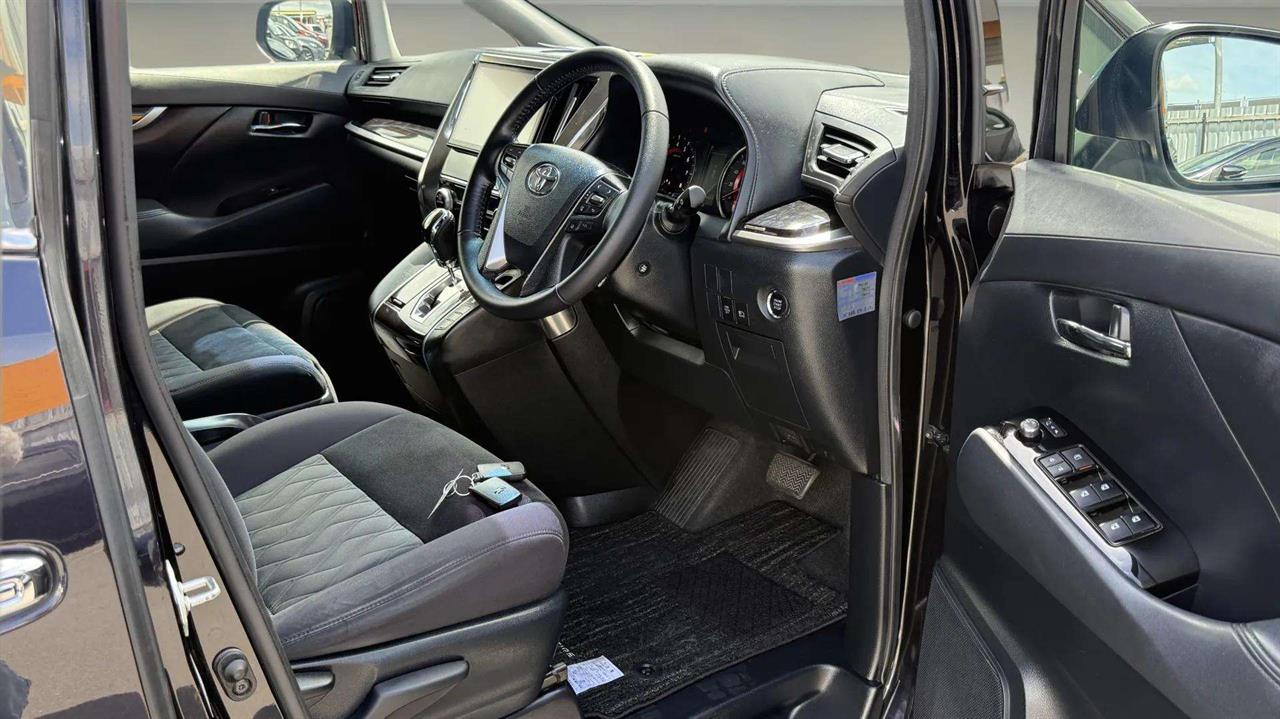 2018 Toyota Vellfire